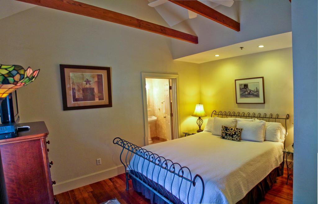 Night Swan Intracoastal Bed & Breakfast New Smyrna Beach Extérieur photo