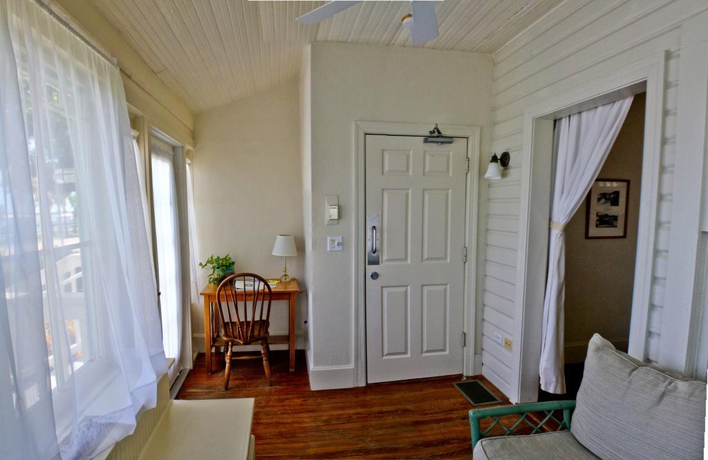Night Swan Intracoastal Bed & Breakfast New Smyrna Beach Extérieur photo