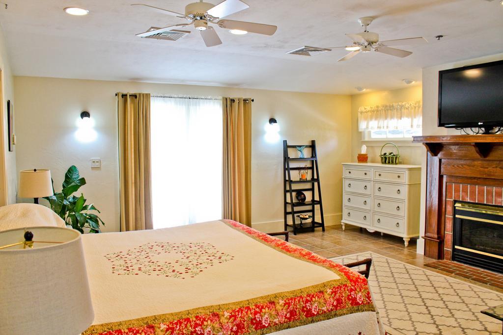 Night Swan Intracoastal Bed & Breakfast New Smyrna Beach Extérieur photo